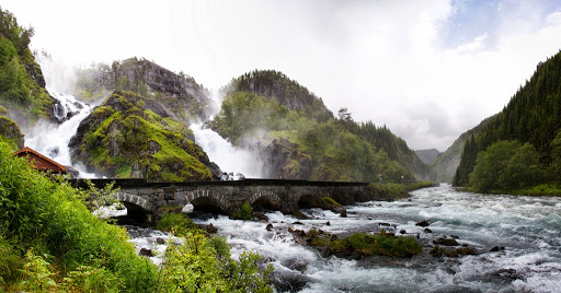 latefoss_waterfall.jpg