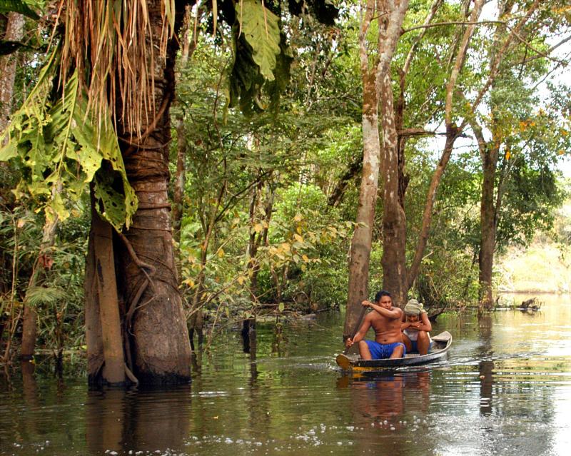 На каноэ по Амазонке