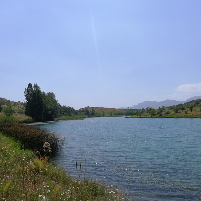 достопримечательности киргизии. Озеро Сары-Челек (поселок Аркит)