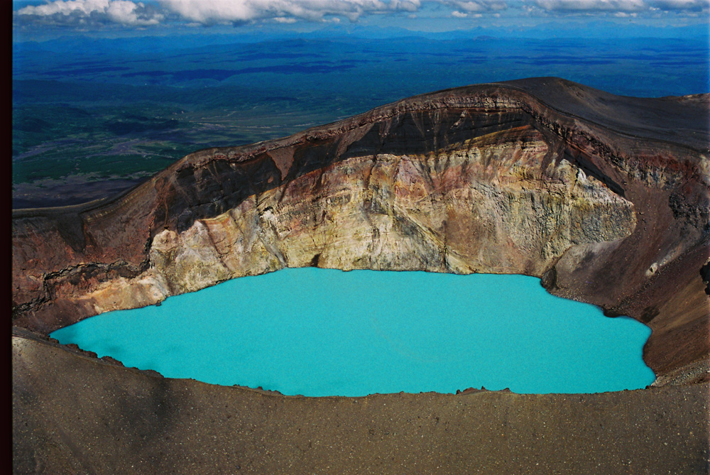 Озеро в вулкане камчатки