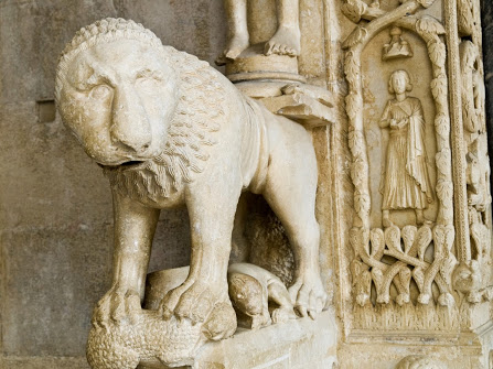 trogir-stone-lion.jpg
