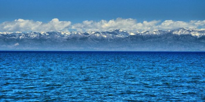 issyk-kul_largeh.jpg