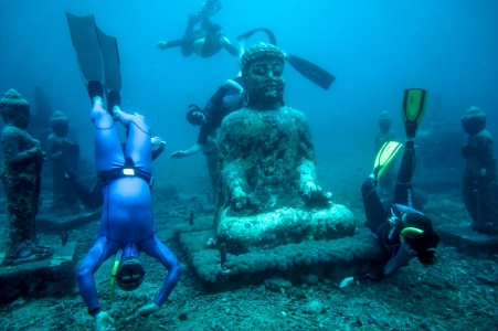 Подводный Buddha Temple