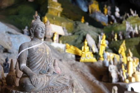 Лаос, буддийский пещерный комплекс Паку